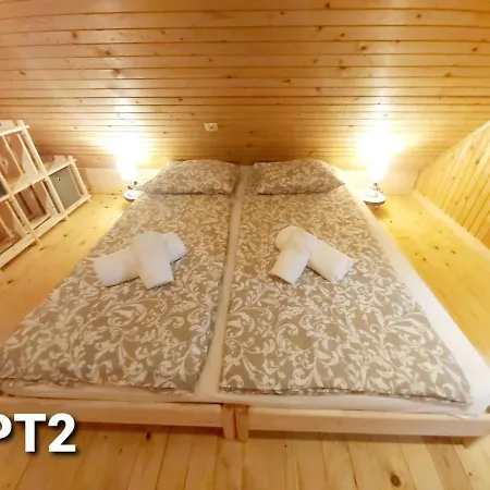 Апартаменты Alpine Village *