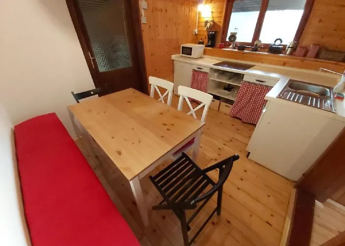 Alpine Village דירה